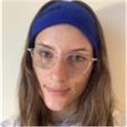 Diseñadora gráfica y editora de vídeo con 5 años de experiencia en el medio. 