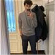 Mi chiamo Jacopo, ho 21 anni, ho frequentato una scuola internazionale per 12 anni e ho un B2 in inglese.