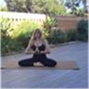 Profesora de Hatha Yoga & Meditación, Influyendo en la practica a través de la gratitud, el equilibrio y la apertura del corazón