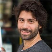 Profesional con más de 20 años de experiencia en el sector audiovisual, videojuegos, concept y animación para todos los niveles