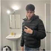 Profesor de matemáticas que imparte clases a niños de primaria y a jovenes de la eso