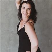 Interessante di ballo(latino), istruttore di yoga