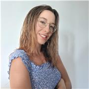 Profesora de apoyo escolar para clases online y presenciales
