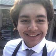 Hola mi nombre es Fernando, tengo 23 años estoy estudiando ADE y estoy dispuesto a enseñar inglés tanto para ayudar en la preparación para el colegio/ instituto o personas que quieran aprender desde 0. 
 Tengo experiencia en colegios y en universidad de