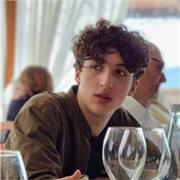 Insegnante per Aiuto Compiti, buona conoscenza delle materie scientifiche e delle lingue (tedesco, inglese, francese)