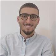 Professionista di Digital Marketing con 4 anni di esperienza forma figure junior per l’ingresso nel mondo del lavoro digitale.