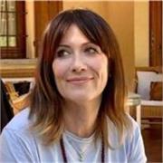 Sono diplomata al Liceo Artistico di Varese ed un'artista pittrice , ho insegnato a scuola e posso insegnare storia dell'arte, letteratura e anche Arte pittorica e disegno anche tecnico