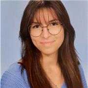 Englisch-Tutorin die Schulstufen bis zur 1. Oberstufe unterrichtet