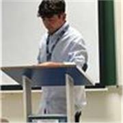 Soy un chico que está terminando la carrera de Química y quiere ayudar al resto a entender y aprobar asignaturas relacionadas