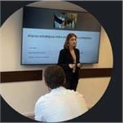 Profesora con más de 10 año de experiencia impartiendo docencia desde primaria hasta másteres  de manera online o presencial.
