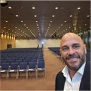 Experto en operaciones de gran escala ofrece formación en liderazgo estratégico, gobernanza y escalabilidad a directivos