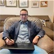 Professore di matematica e fisica offre lezioni on-line con la vera didattica a distanza