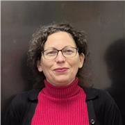 English tutor with over 20 years of experience in teaching English as a foreign language