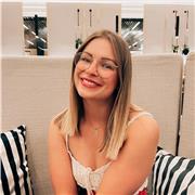 Ich unterstütze junge als auch ältere Menschen, welche gerne die Sprache Deutsch erlernen bzw. verbessern möchten.