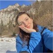 Diplomata con 100/100 all’istituto tecnico Agostino Bassi indirizzo turistico, e attualmente studentessa all’università di lingue