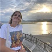 Hola, soy Adela, un profesor particular apasionado por la enseñanza y el aprendizaje.