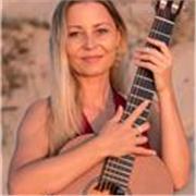 Chitarrista concertista impartisce lezioni di musica