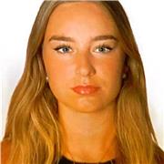 Titulada en Bachillerato y cursando primero del Grado en Criminología.