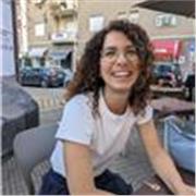 Insegnante abilitata in Disegno e Storia dell'arte, con certificazione Inglese e Spagnolo