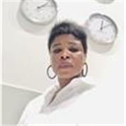 Estudio Filología Inglesa y soy nativa de Reino Unido. Doy clases a todos los niveles de Cambridge desde starter Proficiency