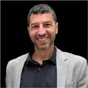 Docente en el Colegio Nacional de Buenos Aires. Enseño Castellano, Literatura y Latín