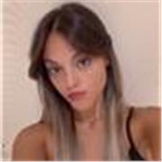 diplomata al liceo linguistico, con attestato B2 di inglese