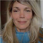 Ich möchte gerne Deutsch als Fremdsprache oder ein anderes Fach unterrichten. Ich habe bereits seit 25 Jahren Erfahrung als Lehre.