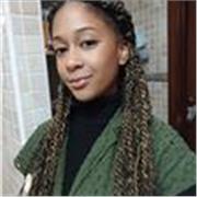 Soy una persona carismática con altas capacidades comunicativas. Además, tengo un don para los niños y me gusta enseñar.