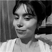 Profesora de Historia/Construcción de la ciudadanía imparte clases para todas las edades