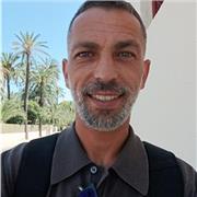 Titulado en Comercio y Marketing con más de 10 años de experiencia. Mis clases van dirigidas a todos.