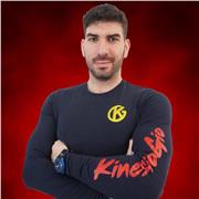 Offro lezioni individuali e di gruppo in presenza o da remoto a persone di ogni eta’ per migliorare il benessere psico fisico.