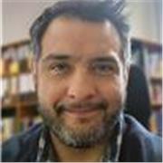 Diseñador y profesor experto en comunicaciones estratégicas corporativas y patrimonio cultural