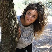 Laureata in giurisprudenza con il massimo dei voti ed abilitata all'esercizio delle professione forense