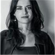 Profesor de inglés listo para enseñar a personas de cualquier edad 