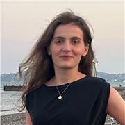 A native English-speaking London-based lady interested in helping adult/young-adult learners to achieve English fluency remotely.