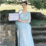 Englisch-Tutorin, welche Kinder jeder Altersgruppe unterrichtet und ihr internationales Abitur (IB) auf Englisch gemacht hat
