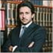 Legale interno per fondo di investimento internazionale, ma con la passione per la storia e i diritto e la didattica per liceali. 