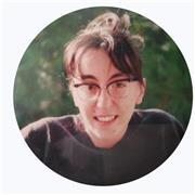 Docente di matematica e scienze impartisce lezione per scuola secondaria di 1 grado e primo biennio scuole superiori