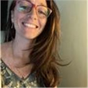 Licenciada en Psicología, profesora de la universidad en Argentina y apasionada por la enseñanza y la profesión 