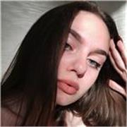 Native Russian journalist offering tailored online lessons for all levels, from beginners to advanced speakers seeking fluency.