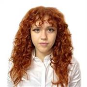 Sono una studentessa diplomata in lingue e ho conseguito il doppio diploma baccalauréat (diploma francese) oltre a quello italiano di maturità. Inoltre ho conseguito anche la certificazione Delf B2 riconosciuta dallo Stato francese e ho partecipato ad un 