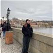 Studente universitaria, aiuto con i compiti studenti medie e elementari.