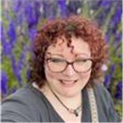 Native English tutor with over ten years experience teaching children and young people. Phonics and Early Years expert. Qualified teacher with classroom experience. 