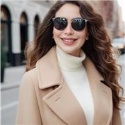 Profesora de inglés y apoyo escolar en materias de humanidades.
