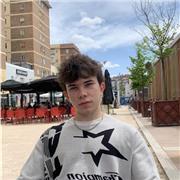 Estudiante de bachillerato artístico con grandes habilidades y experiencia con niños.