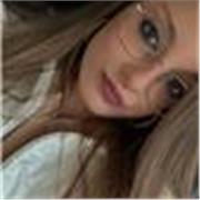 Studentessa universitaria impartisce lezioni di inglese, storia e/o italiano