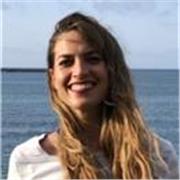 Profesora apasionada de las artes expresivas y de poder ayudar con sus conocimientos y escucha. 10 años de experiencia.