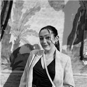 Docente creativa, apasionada, cercana, versátil y comprometida siempre.