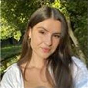 Höhere Berufsschullehramt-Studentin für Sozialpädagogik, Pädagogik, Psychologie und Englisch