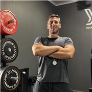 Preparatore atletico specializzato in coaching online - profilo IG @yourfitmaster